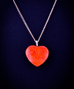 Schuimkoraal hanger hart aan zilveren ketting